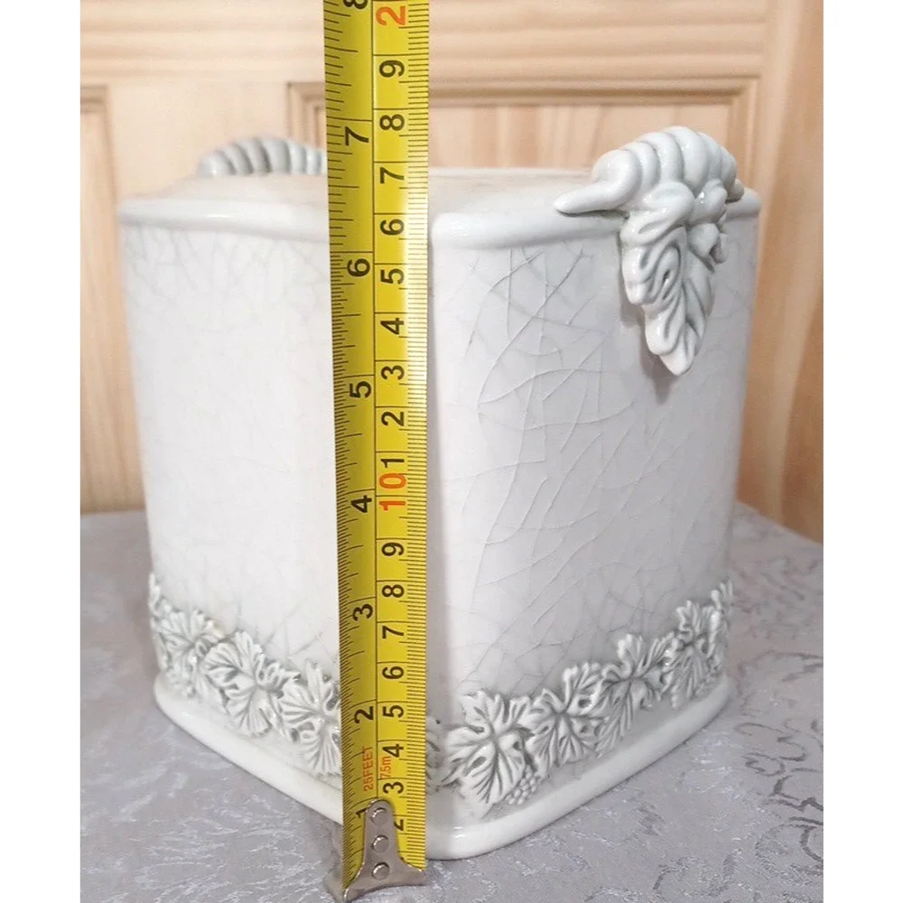 Croscill Tuscany Crackle Vine Glaze Earthenware Tissue Box Cover *CHIP